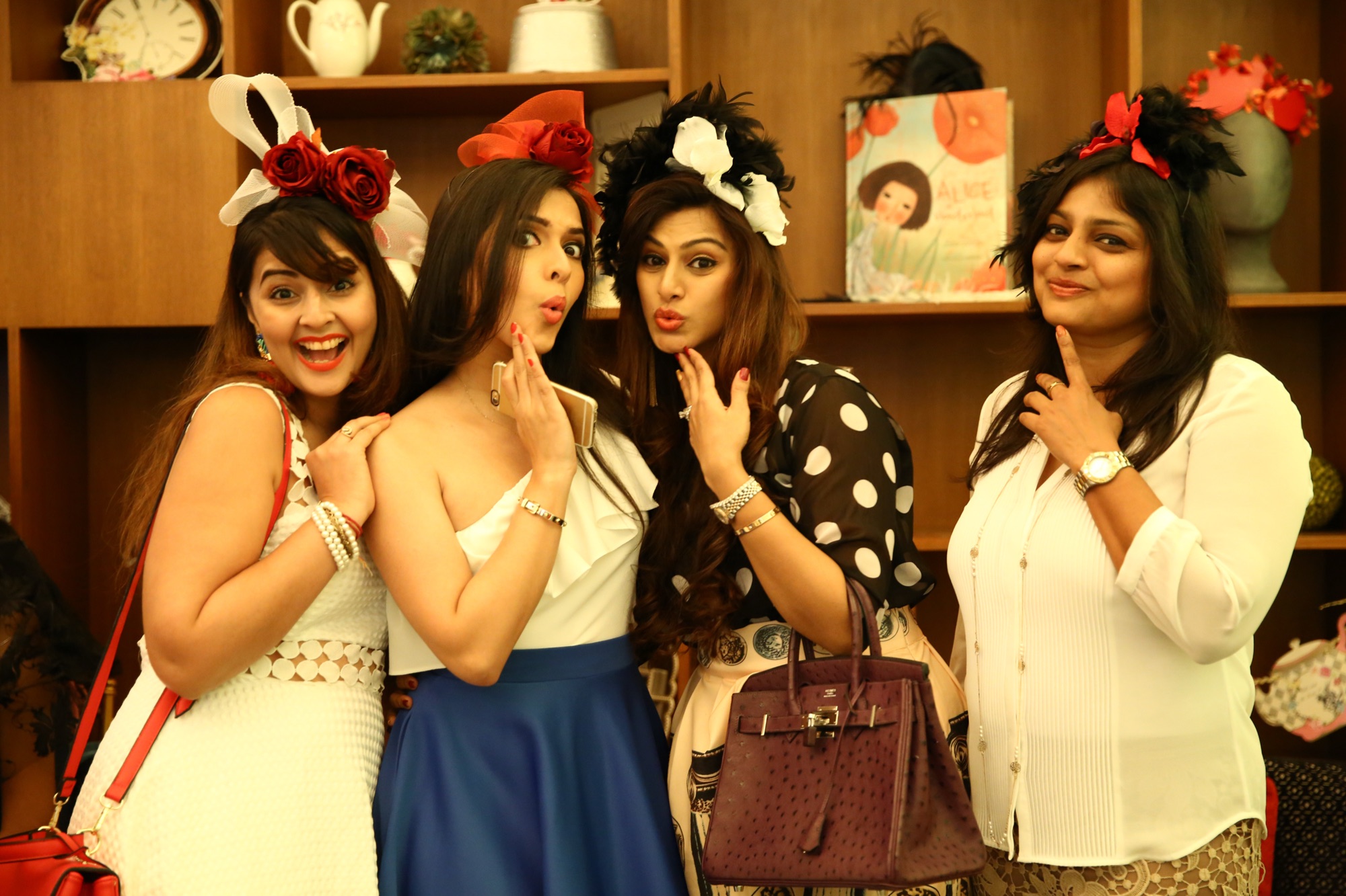 Aru, Paloma , Vandana